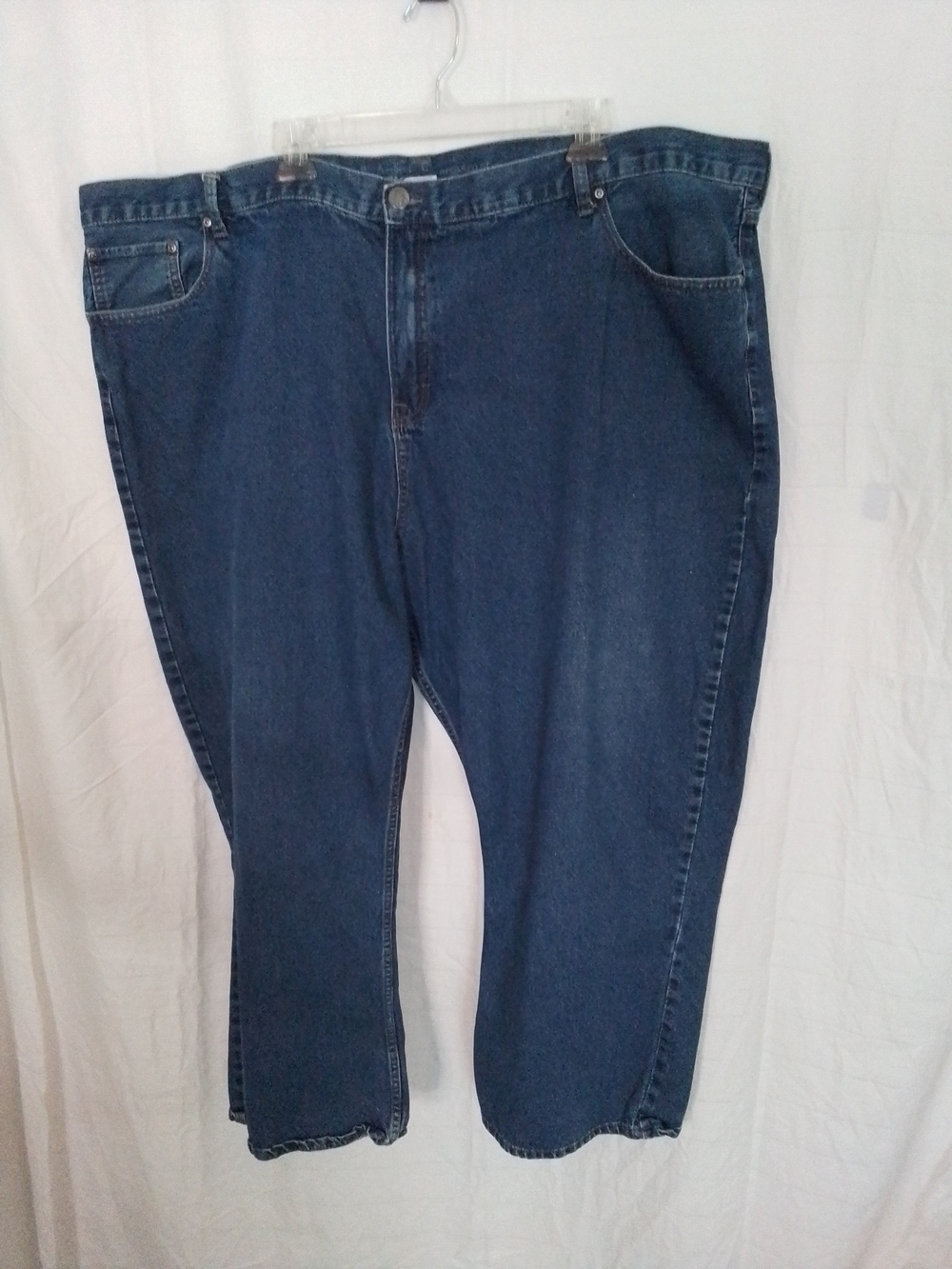 Classic Men’s Dark Blue Denim Jeans